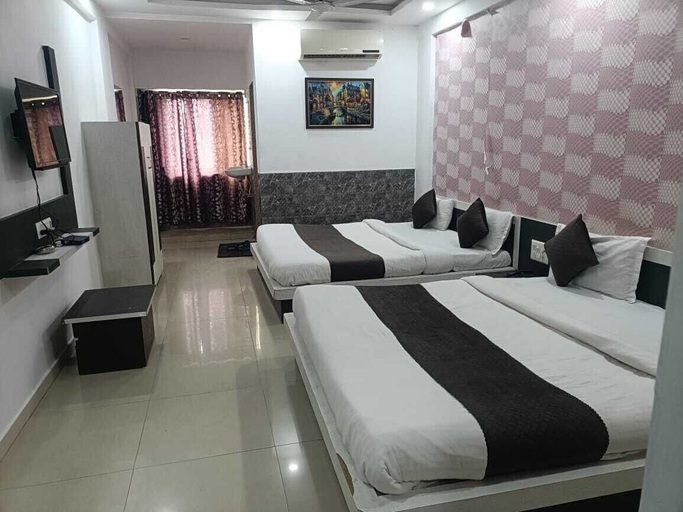 Room 5, HOTEL PHILIPS, Gandhinagar