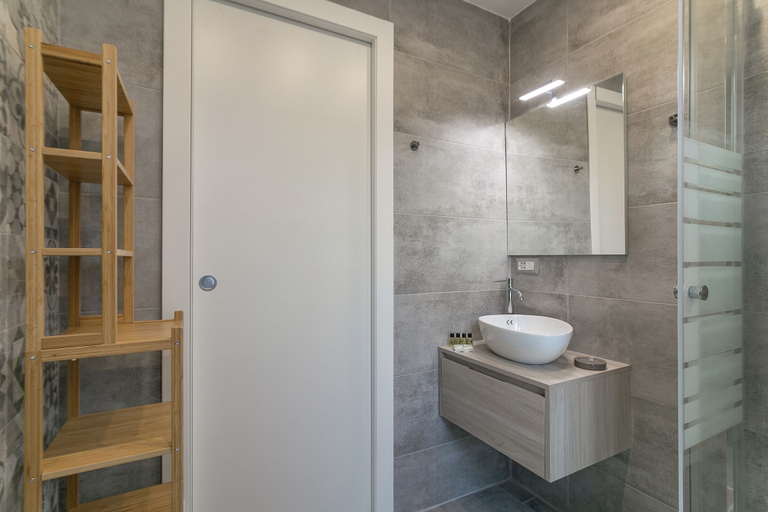 Bathroom 3, Modern Studio with Balcony in Milan, Milano