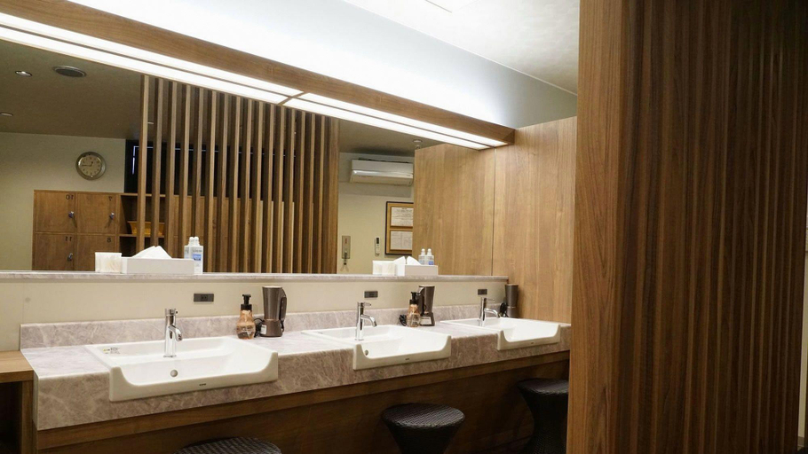 Bathroom, Hotel Kiraku, Yamaguchi