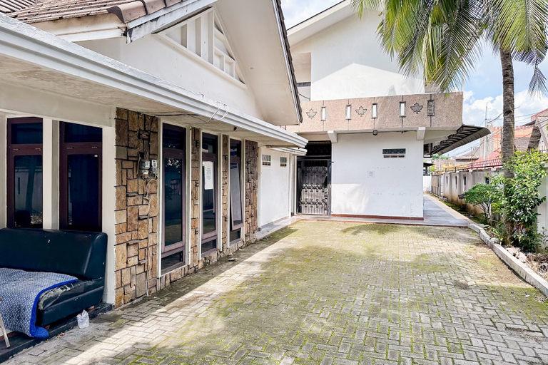 Exterior 3, RedDoorz near Gajah Mada Park Medan, Medan