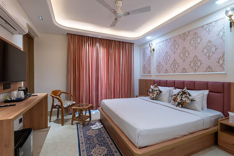 Room 4, Qotel Signature - Golf Course Road, Gurgaon