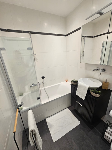 Bathroom 5, Ideal city stay 1BR near train station, Luxembourg