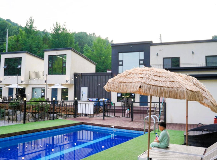Exterior view 4, Gapyeong Ruhen Pool Villa, Gapyeong