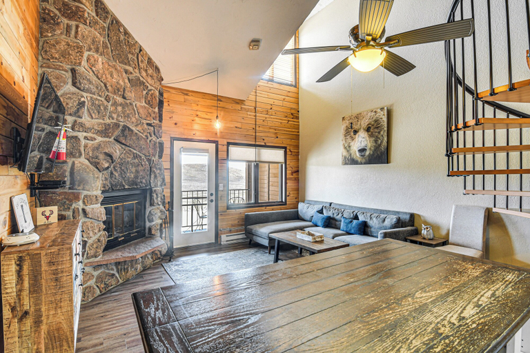 Living area 2, Rocky Mountain Retreat, Grand