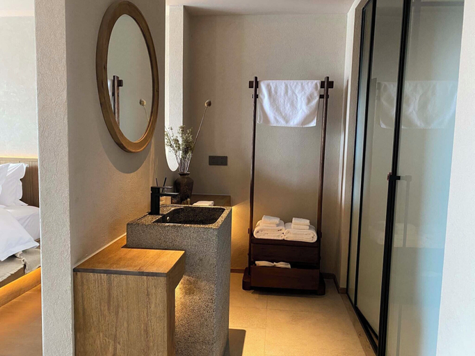 Bathroom 2, Siguniang Mountain Star Moon Cliff Hotel, Ngawa Tibetan and Qiang