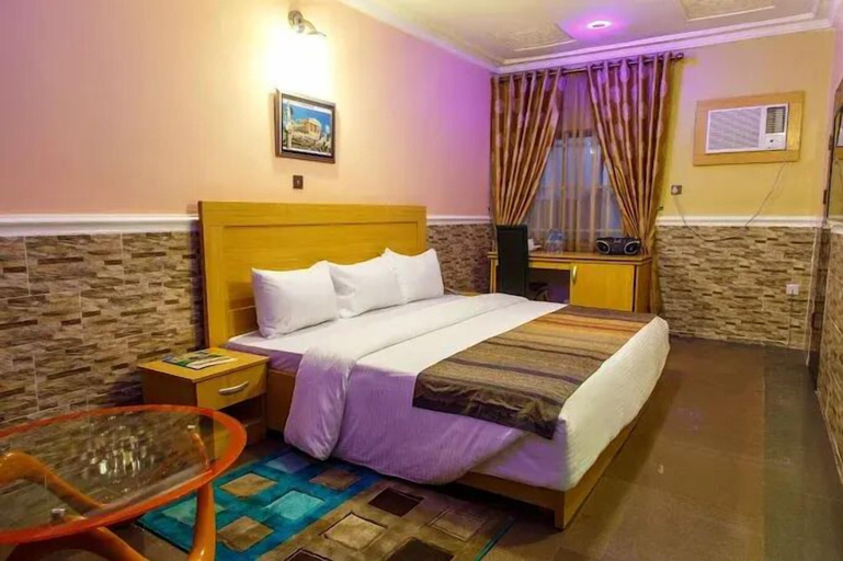 Room 5, Lorenzo's Place, AbujaMun