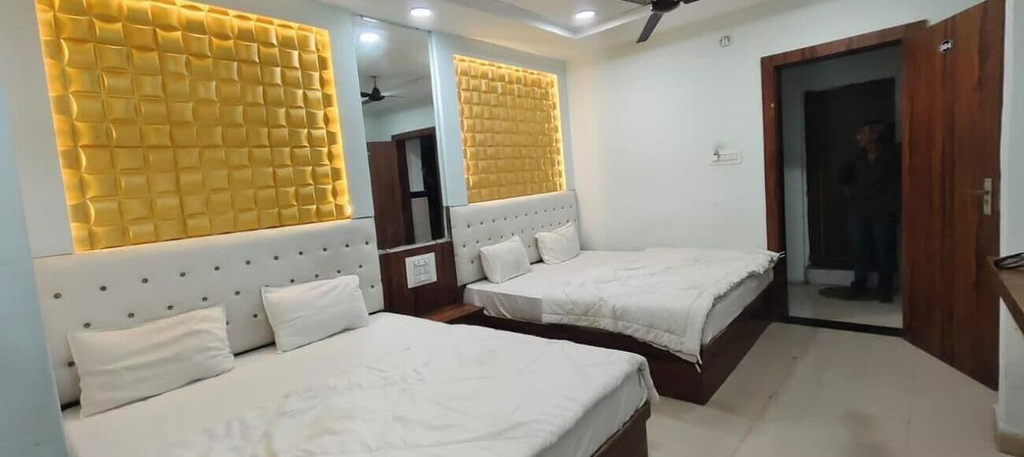 Room 1, Hotel Sita Shree, Ujjain