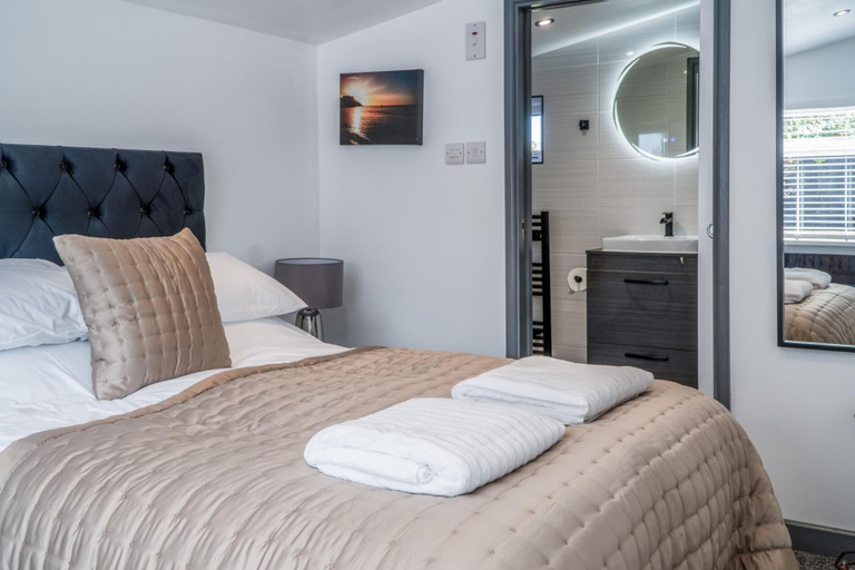 Floor plan 3, Cedars Lodge - Hot Tub - Penally - Tenby, Pembrokeshire