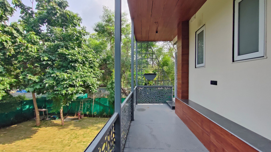 Garden view 2, Let'stay DLF Phase- 1, Gurugram, Gurgaon