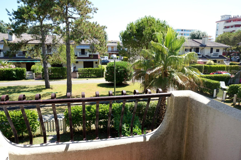 Garden 5, Spacious villa with garden and pool, Venezia