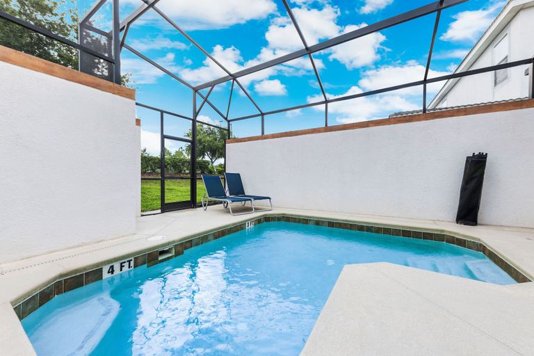 Sport & Beauty 5, 8917 Stinger Drive, Osceola