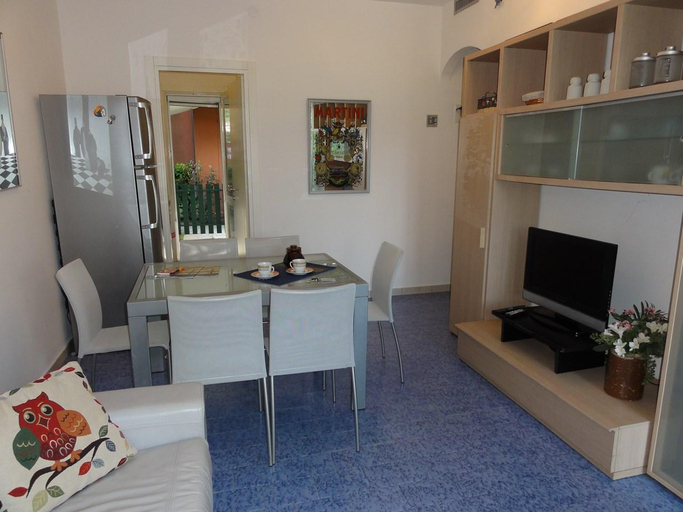 2, Villa with outdoor patio and fireplace, Venezia