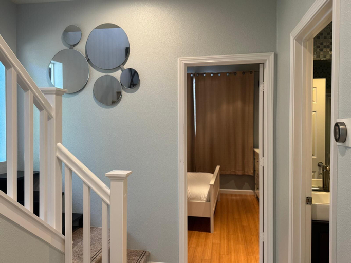 Interior 3, Large and Cozy Home 2BD 2BA Near SF, San Mateo