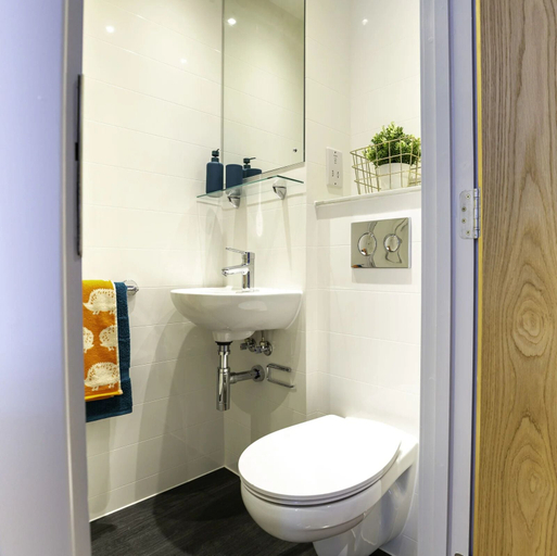 Bathroom 2, Student Only Market Quarter, Bristol