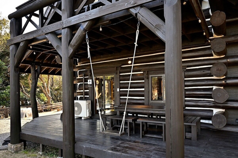 Food & Drinks, Log House at Shima, Shima