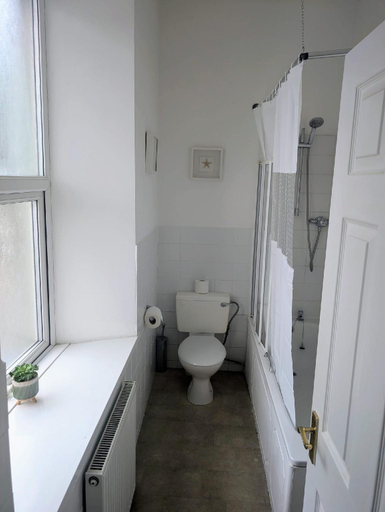 Bathroom 5, Devon & Cornwall Inn, Cornwall