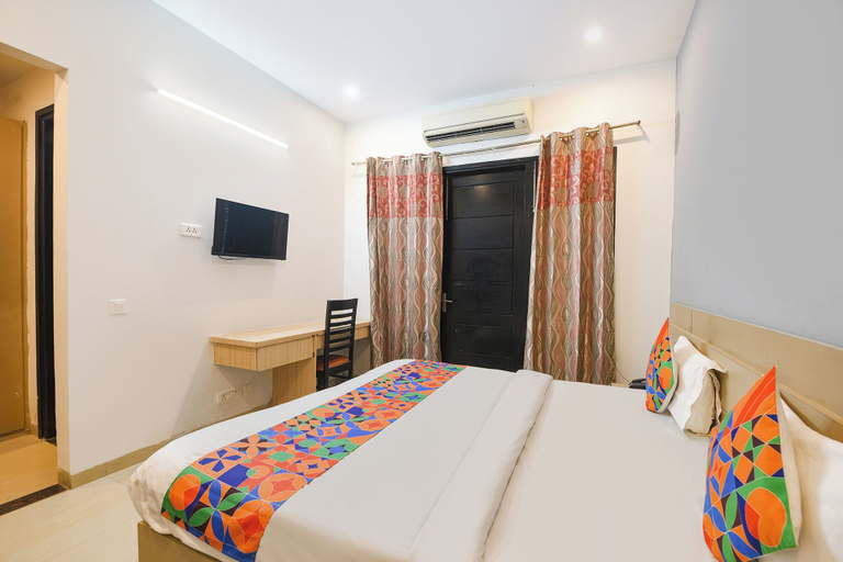 Room 3, Fabhotel X Green Tree, Gurgaon