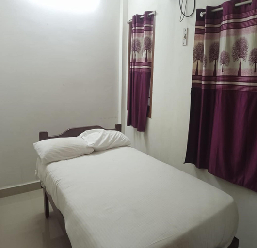 Room 2, Vasantharaja Villa Arumparthapuram, Puducherry