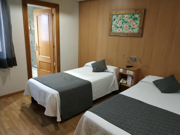 Bedroom 2, Hostal Izaga, Navarra