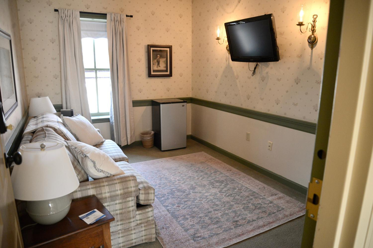 Bedroom 2, Strasburg Village Inn, Lancaster