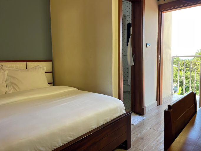 Room 5, C3 Resort Hotel Foumbot, Noun