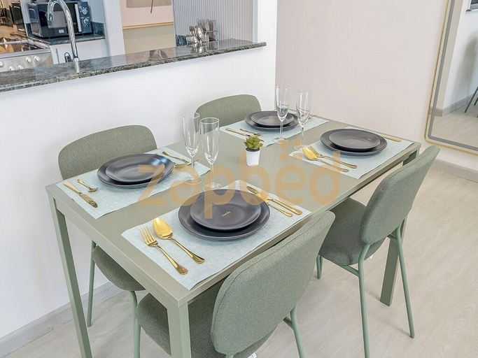 In-room dining 2, Zapbed House-mag 209, Dubai