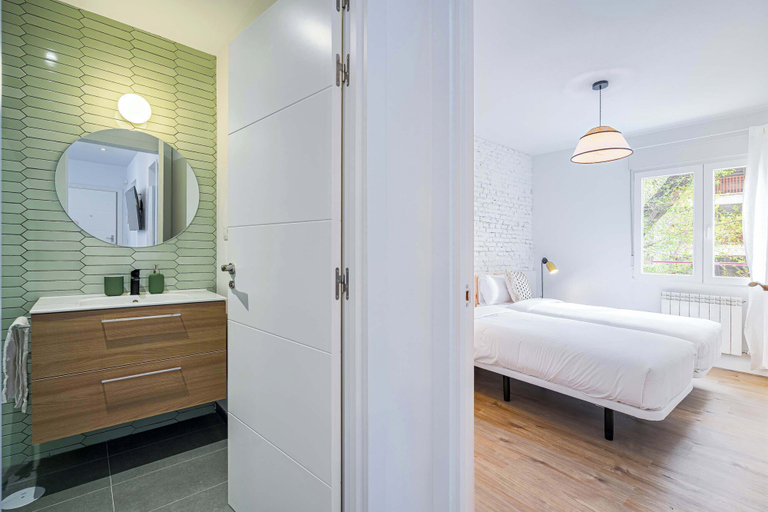 Bedroom 3, Vallecano Apartments by Olala Homes, Madrid