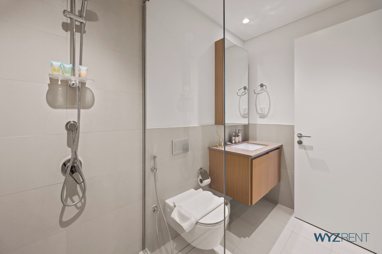 Bathroom 4, WYZ RENT|Serene 1 BR in Surf 2-Creek Beach Access, Dubai