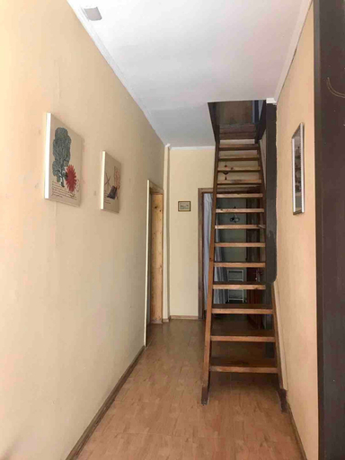 Interior 3, Casa porteña en cerro Artilleria, Valparaíso