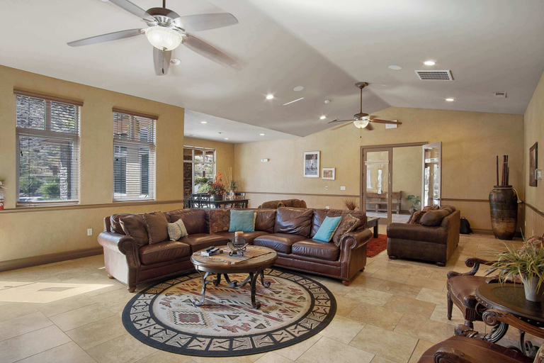 Living area 5, Terra Vista Stay for 8, Washington