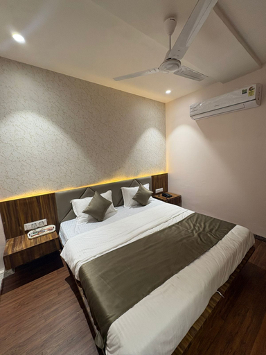 Room 4, HOTEL SHYAM VILLA, Ahmadabad