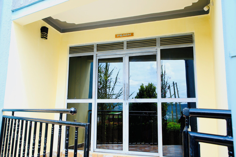 Exterior & Views 2, WestWay Luxury Suites, Kashari