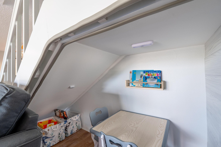 Children's area, Santa Maria I #104- The Sunnyside, Lee