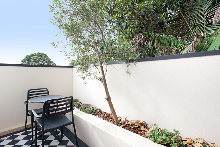 Others 4, Chic and Characterful Studio Apartment, Sydney