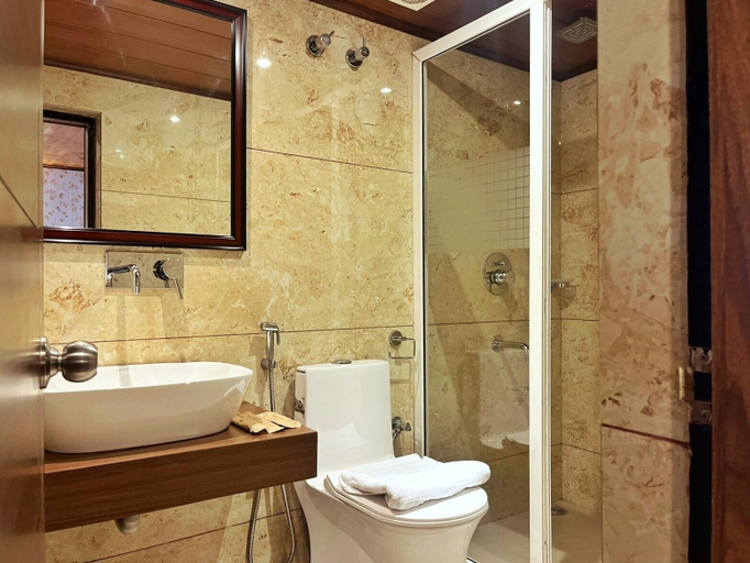 Bathroom 4, Mount Thistle Boutique Hotel, Darjiling