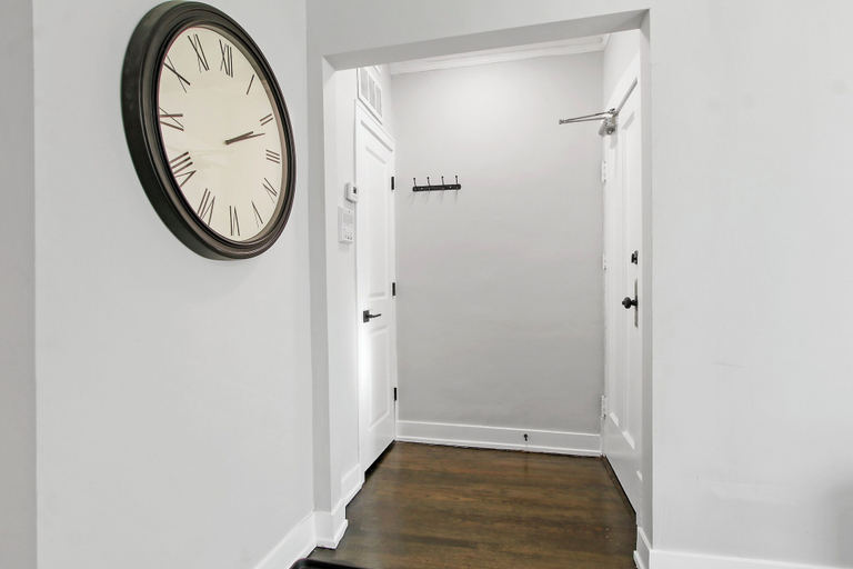 Interior entrance, Comfy 2BR - Sunnyside 2F, Cook