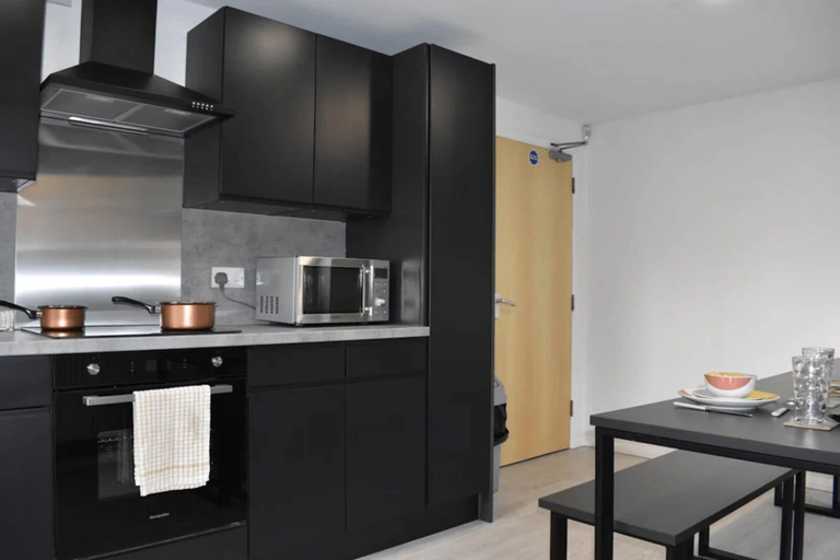 Shared kitchen 5, Student Only Queens Court, Leicester