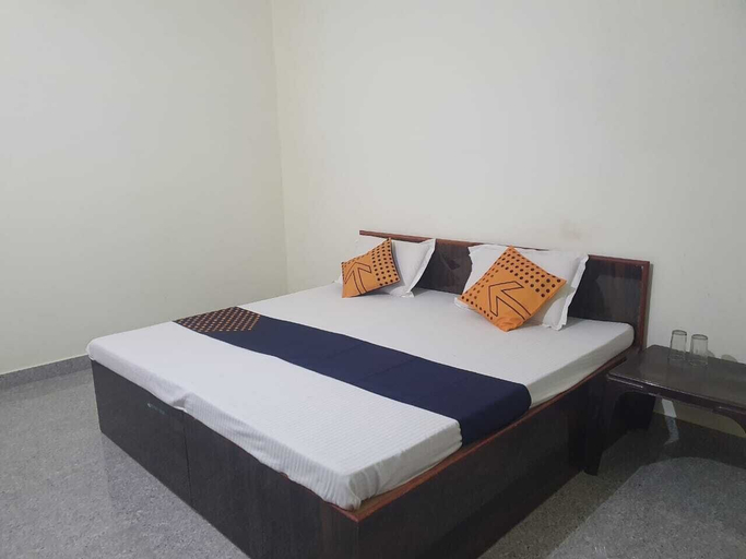 Room 2, Hotel Sudama Palace, Chhatarpur