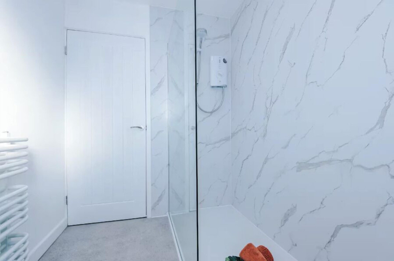Bathroom 2, 4 Eversley Park, Cheshire West and Chester