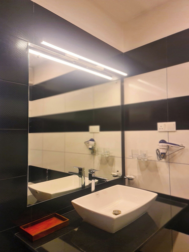 Bathroom 5, The Dorwin Heights, K.F.G. & G. Korale
