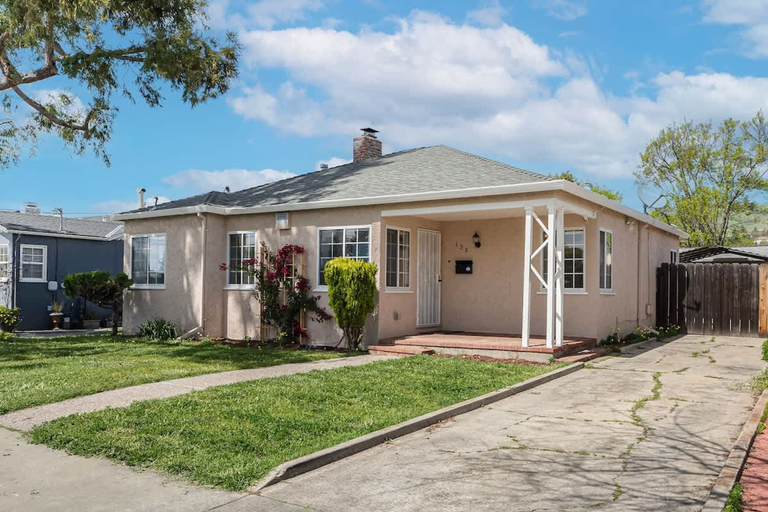 Room 1, East SJ Entire 4Br Home Quiet, Santa Clara