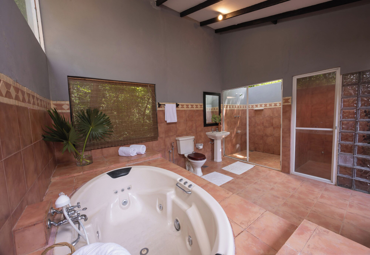 Bathroom 2, Villa Wild Ceylon by TSC, Mahakumbukkadawala