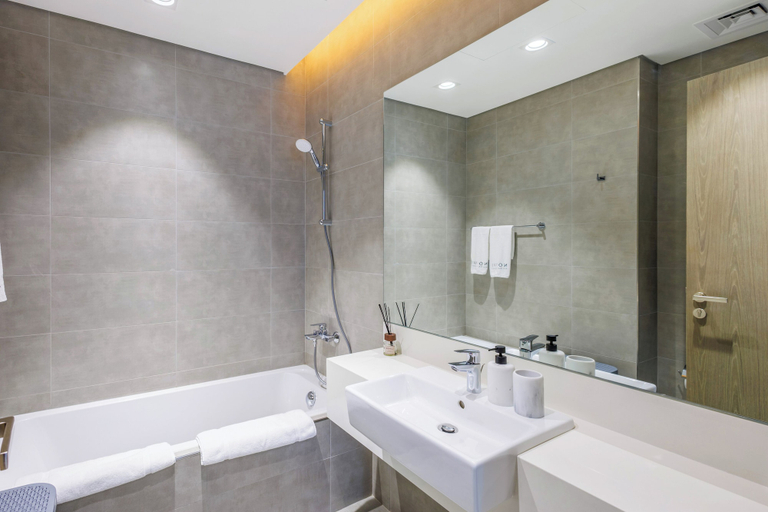 Bathroom 2, Charming 1BR Apt - Near Downtown Dubai, Dubai