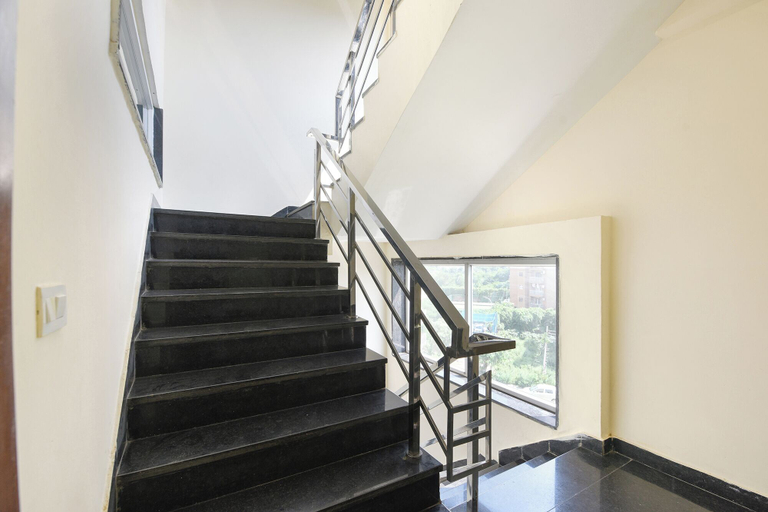 Lobby 3, Fabhotel Alpha Stayz, Gurgaon