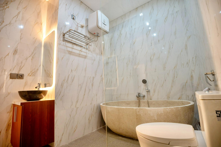 Bathroom 5, Kusuma Apartment Canggu, Badung