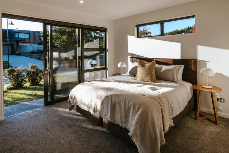 Bedroom 2, The Clearview House - Lake Views, Queenstown-Lakes