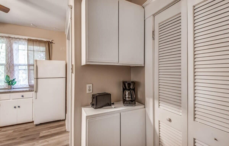 Private kitchen 4, Avalon Nest Upstairs, Shelby
