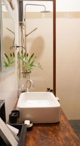 Bathroom 4, La Colonial Resort, El Nido
