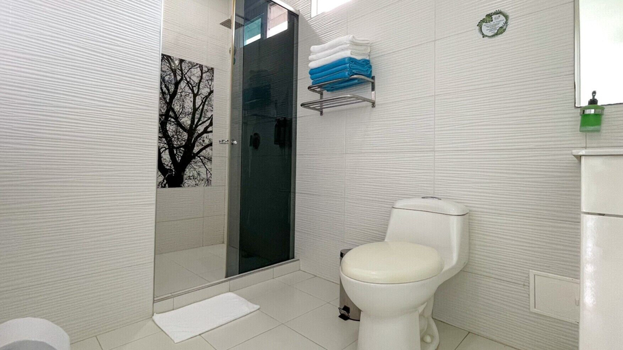Bathroom, Hotel Playa Maui, Guamal