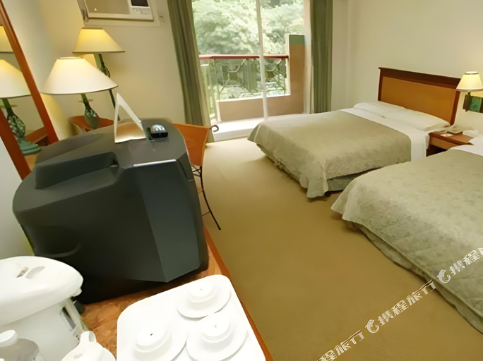 Bedroom 4, Chihpen Hot Springs Hostel , Taitung